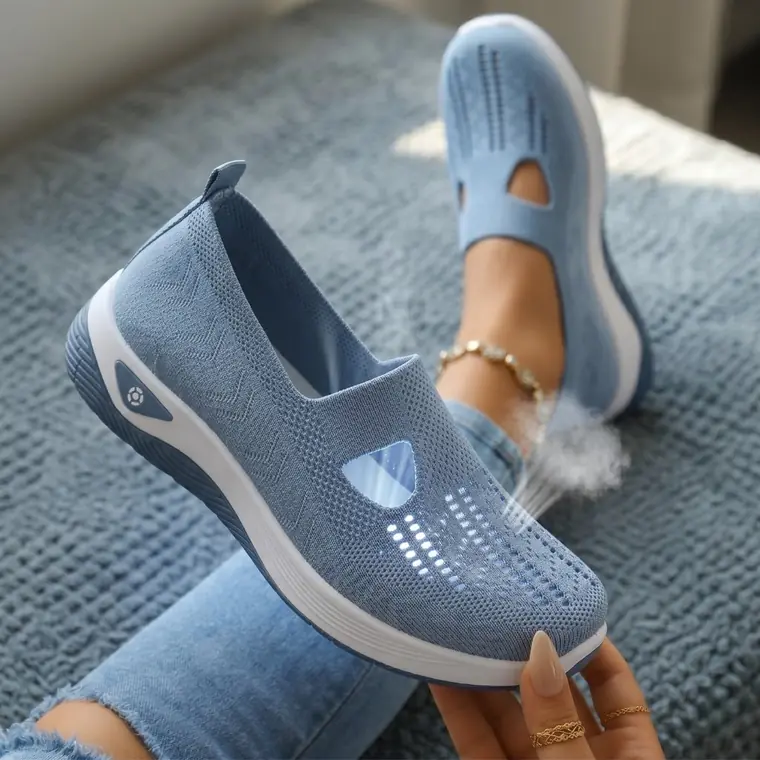 Breathable knit upper